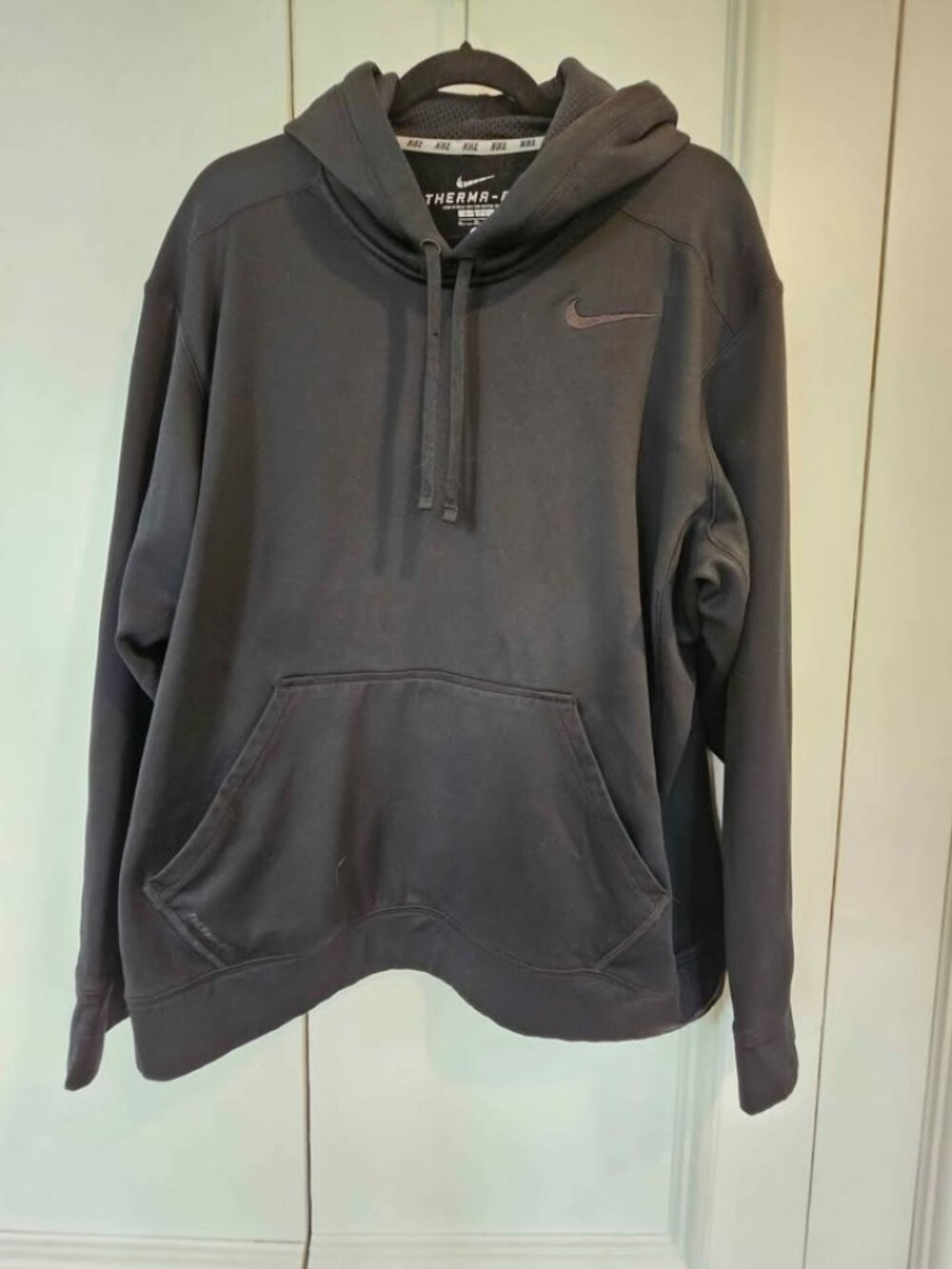 Nike Men's Therma-FIT Pullover HoodieSize: XL